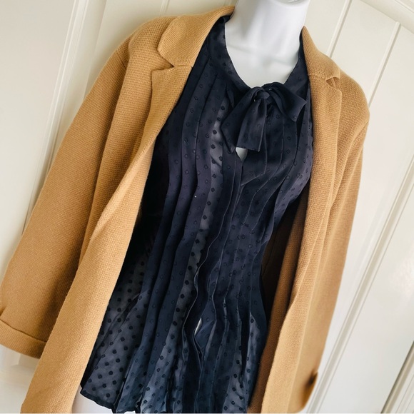 Loft Swiss Dot Bow Tie Button Down Pleated Navy Blue Blouse Sz Small in EUC - Picture 2 of 5